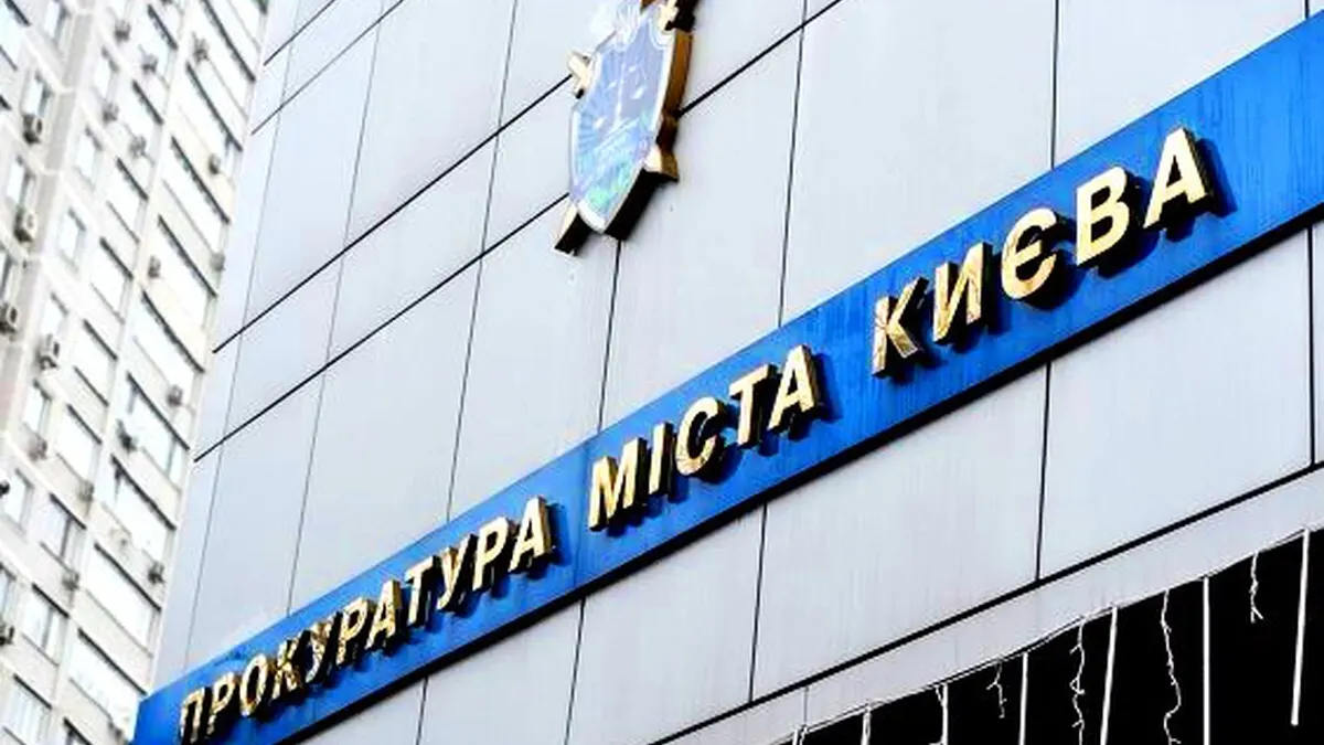 Студент у Києві завдав ножових поранень двом людям, один у комі