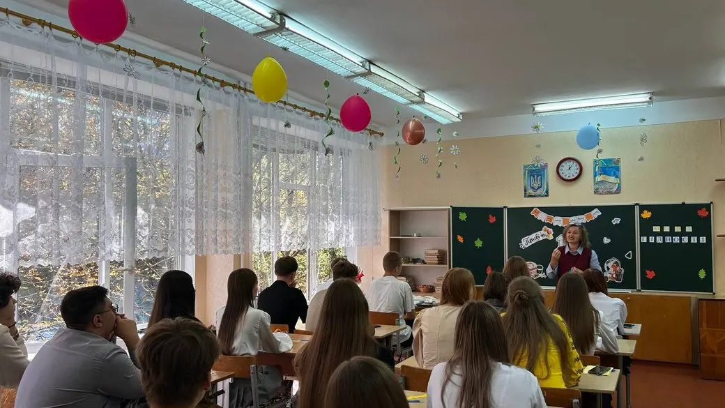 У Кривому Розі до школи пішли 53 тисячі учнів: скільки першокласників