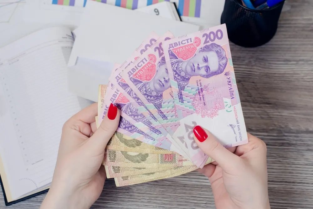 Вересневі зміни: стипендії, зарплати вчителів, відстрочка та гранти