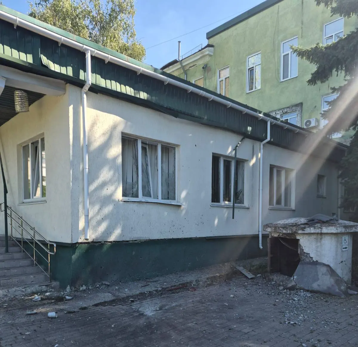 Росіяни вдруге атакували травматологію в Краматорську: поранено чоловіка