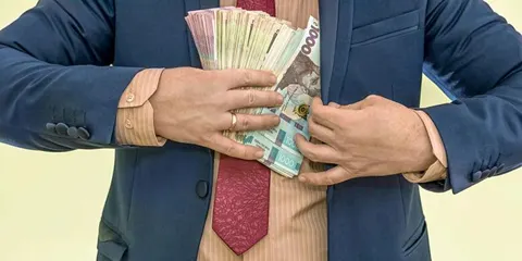 У червні середня зарплата чиновників сягнула 66,8 тисячі: хто попереду