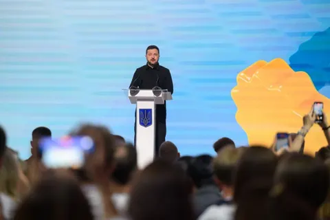 Зеленський анонсував зміни до НМТ-2027: менше стресу та повторна спроба