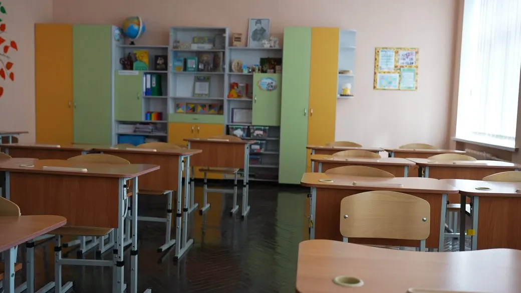 Змішане навчання та укриття: як працюватимуть школи Сумщини