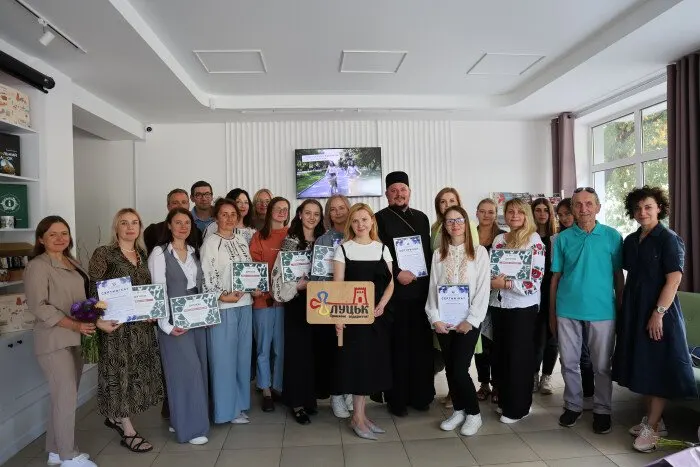 Луцька школа гідів випустила 13 фахівців туристичного супроводу