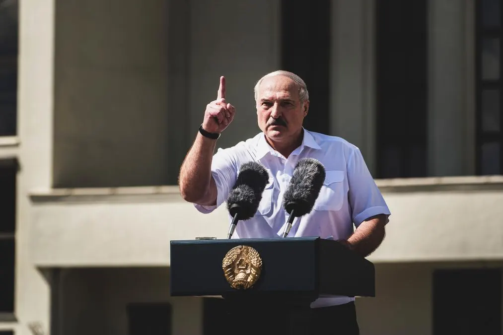 Лукашенко назвав українців «бідолагами» та заперечує агресію