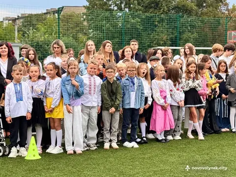 У Нововолинську школярі розпочали новий навчальний рік