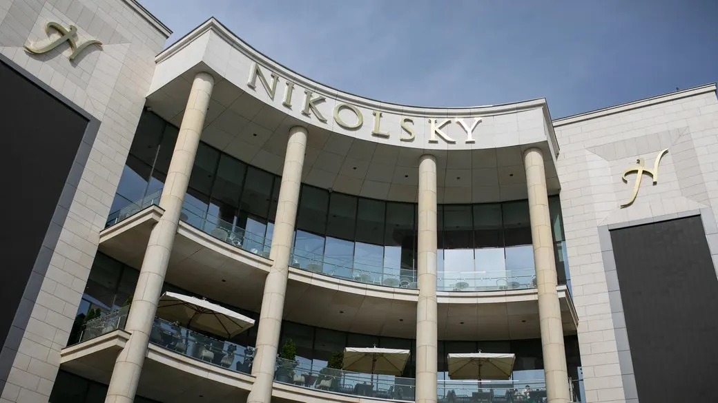 У Харкові двоє школярів викрали сумку біля ТРЦ: суд призначив пробацію