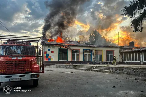 У Золочеві через атаку БпЛА горів дах навчального закладу