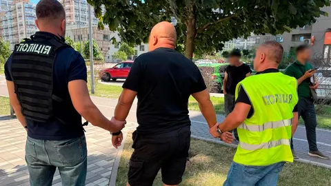 Хабар за фіктивний вступ: у Києві затримали двох чоловіків