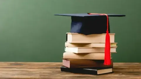 Освітній омбудсмен закликала скасувати шкільні лінійки 1 вересня через загрозу о