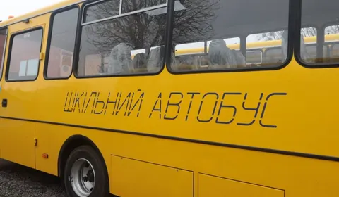 На Тернопільщині 17 школярів не можуть дістатися до школи через відсутність авто