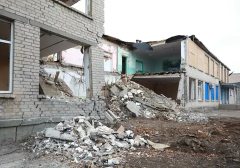 Окупанти скоротять уроки до 30 хвилин, але вимагають дрес-код: що відомо про шко