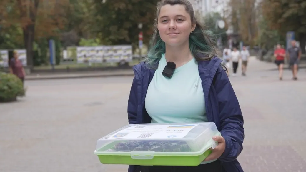 Тернопільська школярка спекла кексів на 50 тисяч гривень для ЗСУ