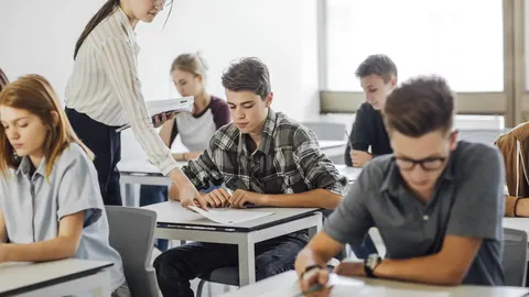 НМТ у 2027 році можуть дозволити складати двічі: Зеленський анонсував реформу