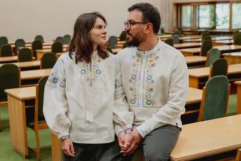SVARGA створила вишиванки з гобеленом Сумської бібліотеки