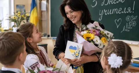 Що насправді хочуть педагоги на День вчителя: не шоколад і не сертифікати
