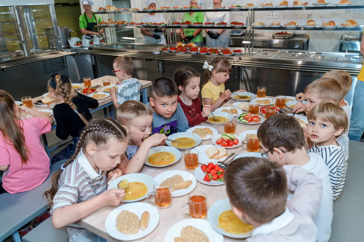 Вінницькі школи шукають кухарів і посудомийниць до нового навчального року