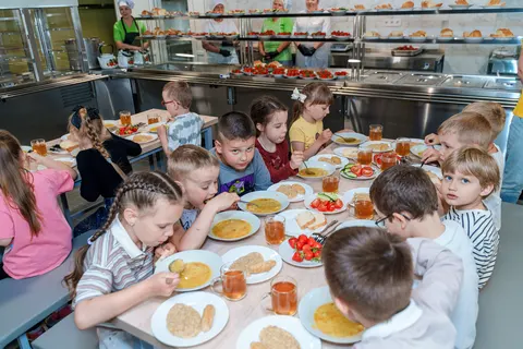 Вінницькі школи шукають кухарів і посудомийниць до нового навчального року