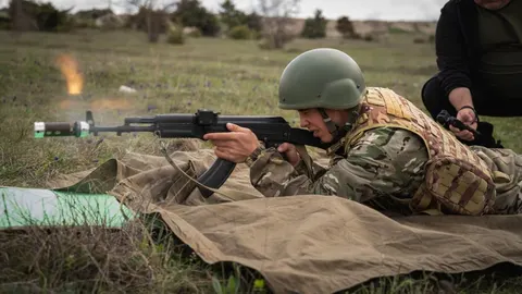 Окупанти вводять обов'язкову військову підготовку у школах Криму
