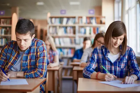 НМТ-2026: які заклади освіти лідирують у предметних рейтингах