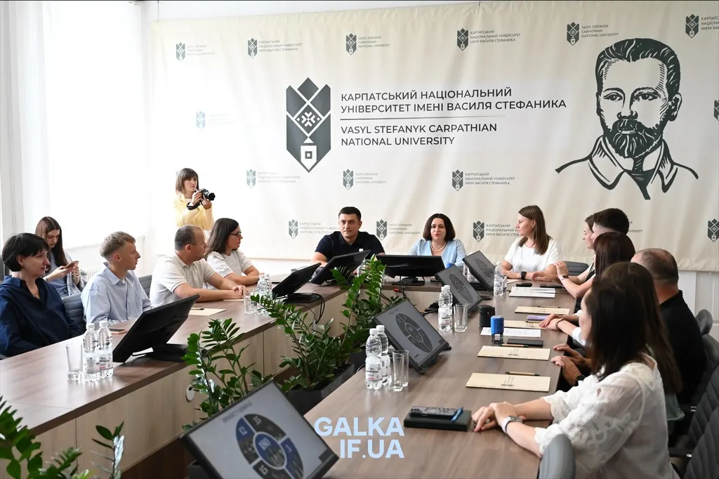 Дуальна освіта для громад: троє студентів поєднають магістратуру з роботою