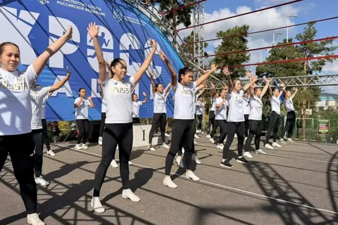 В Улан-Уде військовий зі сцени закликав школярів 5–8 класів іти воювати проти Ук