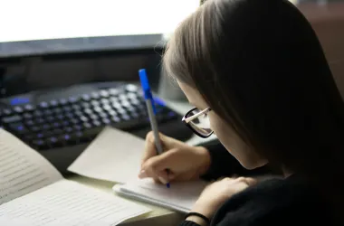 Надбавка за престижність учителям: мінімум 20% від 2026 року