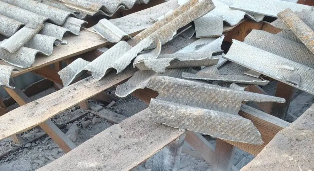 Російські війська знову вдарили по Ізюму: пошкоджено будинок, двоє постраждалих