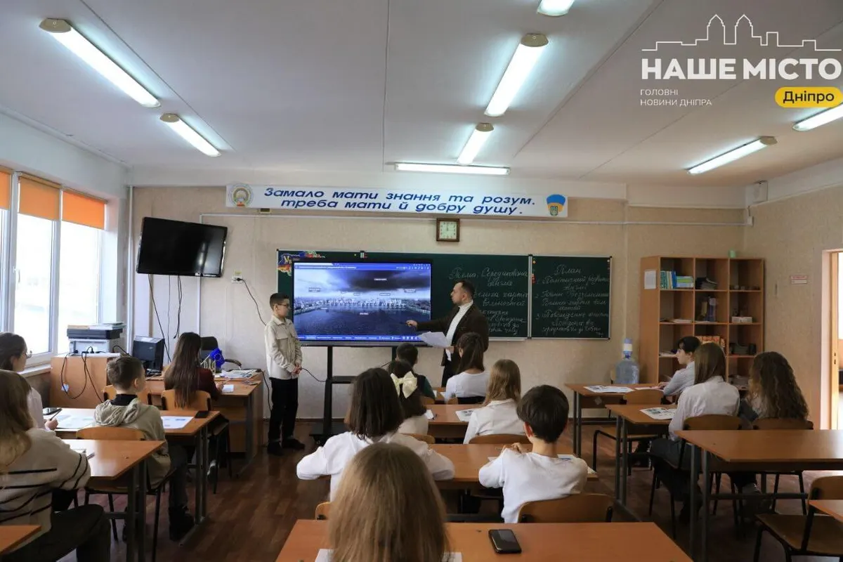 МОН визначило правила навчального року 2026/2027: щеплення, групи та гнучкий графік