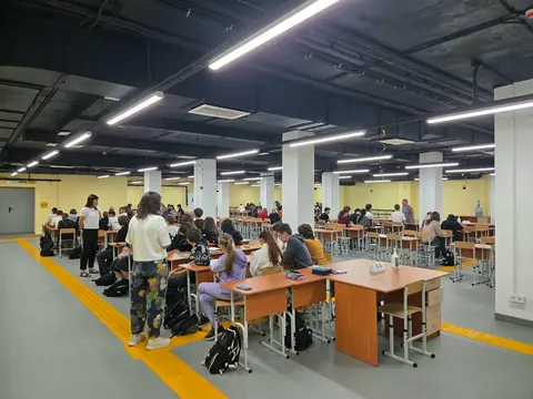 Київські школи повертаються до очного навчання: 11 закладів лишаються на дистанційці