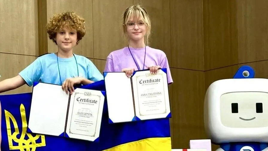 Львівські школярі перемогли на світових змаганнях із робототехніки в Кореї