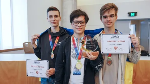 Українські школярі привезли чотири медалі з першої олімпіади з кібербезпеки та Ш