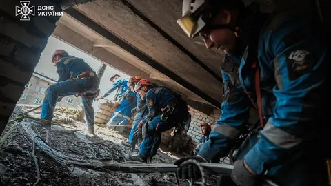 Удар по Києву: пошкоджено 18 будинків, школу, посольство Литви, є загиблі