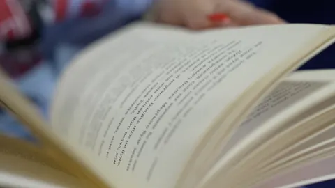 Російський удар знищив склад із підручниками: Миколаївщина недоотримала 112 тися
