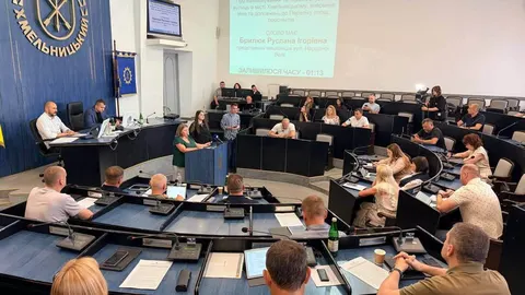 Хмельницька міськрада перейменувала вулиці на честь Героїв та заснувала студентс