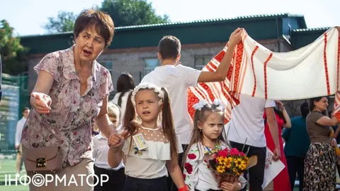 З 1 вересня зарплати вчителів зростуть ще на 20%: нові суми