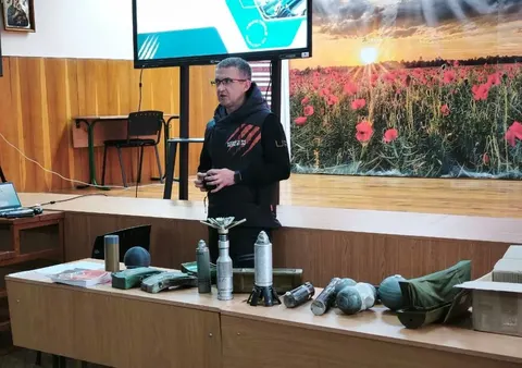 Понад 50 студентів у Львові навчали розпізнавати міни та загрози БпЛА
