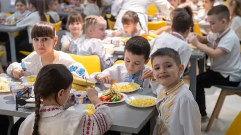 Гарячі обіди замість сніданків: в Одесі змінять систему харчування школярів