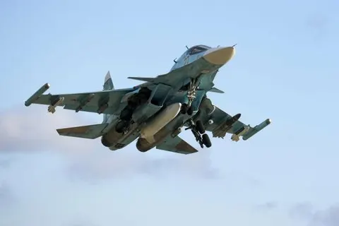 Росіяни скинули авіабомби на Запорізький район: пошкоджено будинки та школу