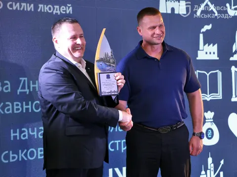 У День міста Дніпро відзначило тих, хто тримає його щодня: від соцпрацівників до археологів