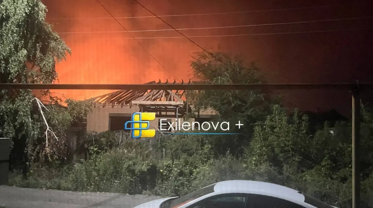 Сизранський НПЗ атакували дрони: пожежа після вибухів