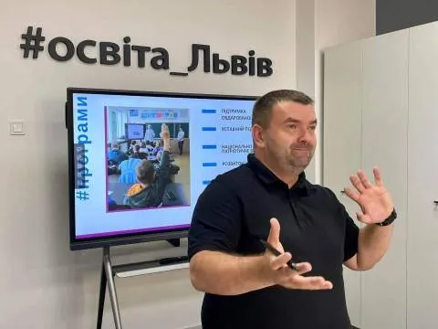 Чиновнику львівської мерії у червні нарахували майже 170 тисяч зарплати
