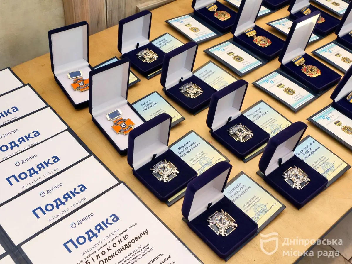 У Дніпрі до Дня міста нагородили тих, хто щодня тримає громаду на собі