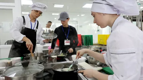 Уряд скасував відрахування з зарплат студентів на практиці