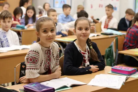 ТОП-10 шкіл Києва за НМТ-2025: хто очолив рейтинг столиці