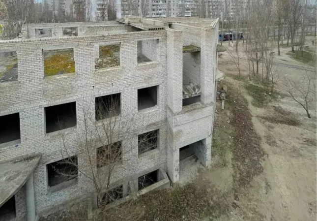 Недобудова на Намиві: проєкт молодіжного центру призупинили через підрядника